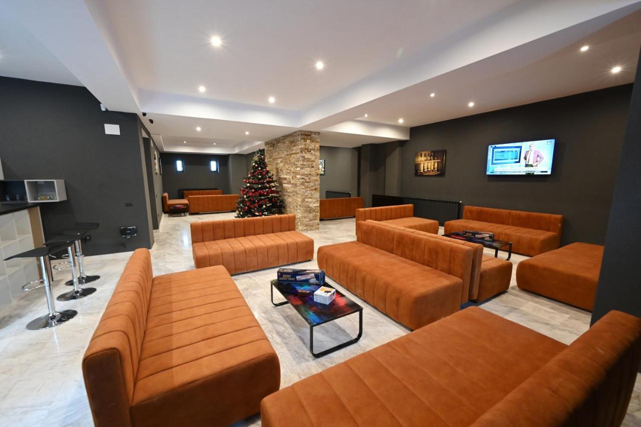 R&B Apartments เปรดัล ภายนอก รูปภาพ