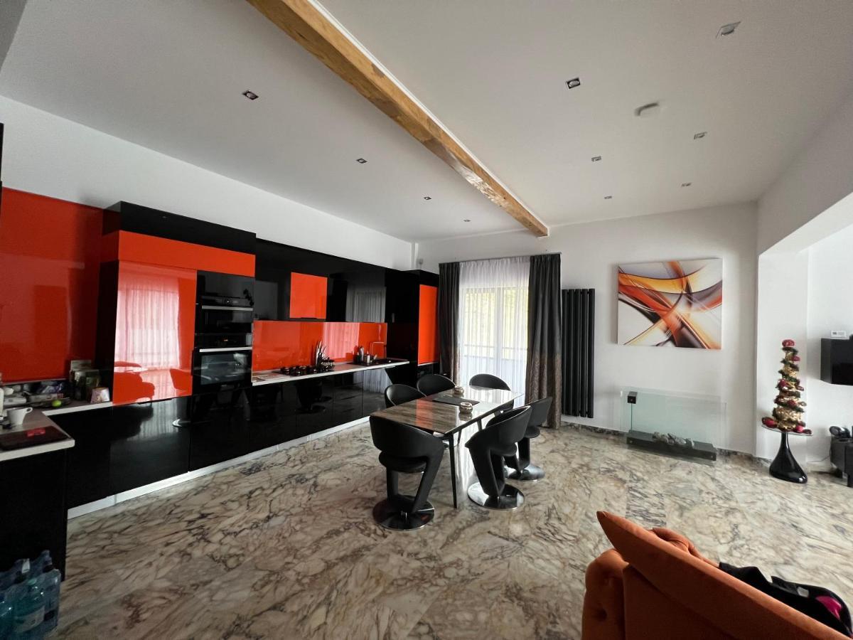 R&B Apartments เปรดัล ภายนอก รูปภาพ
